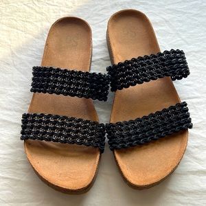 So Womens Size 6 Sandals Gladiator Thong Flops Black and Tan Open Toe